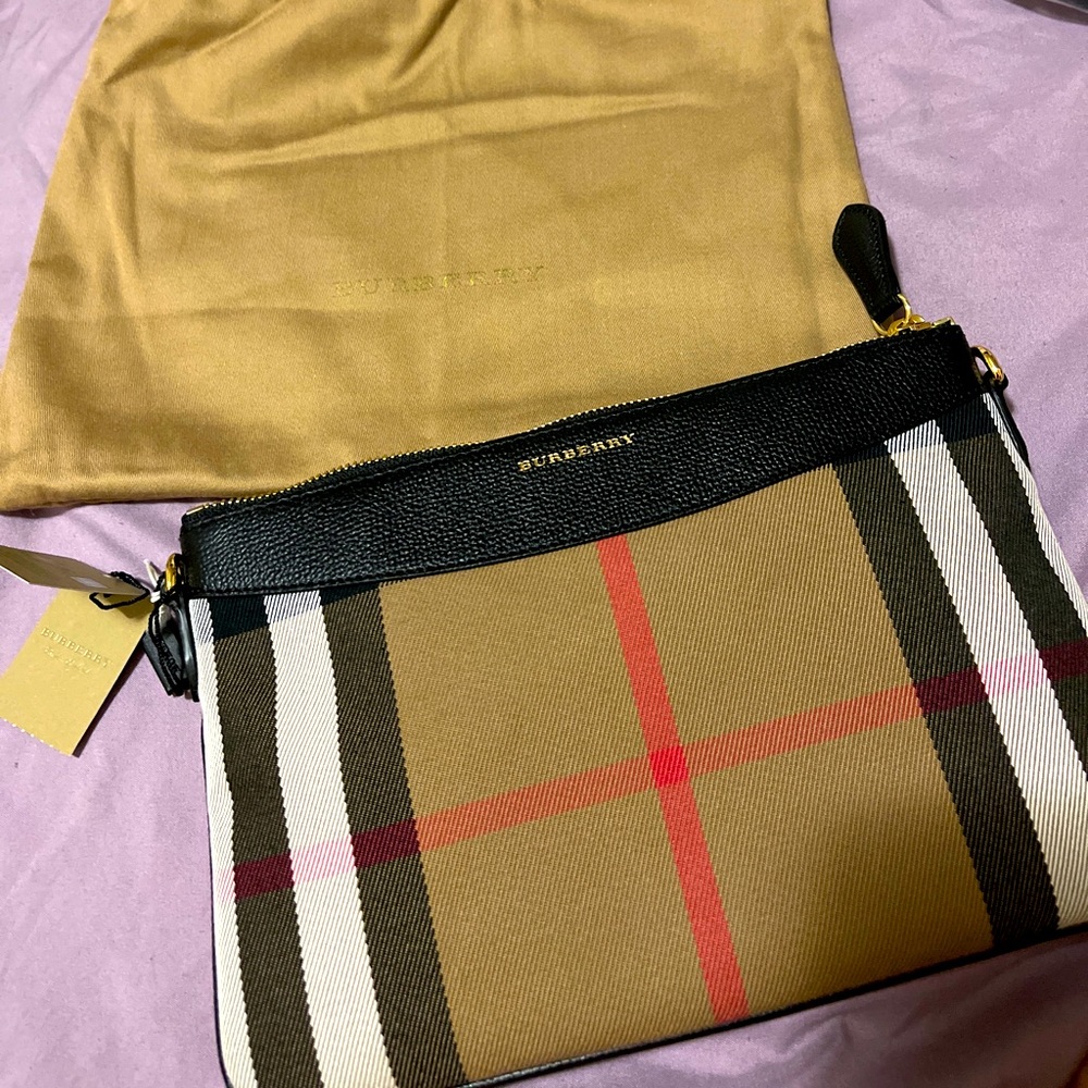 NWT Burberry Peyton crossbody bag